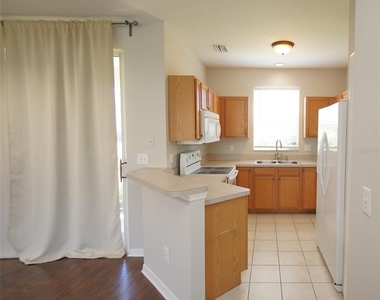 12239 Country White Circle - Photo Thumbnail 21