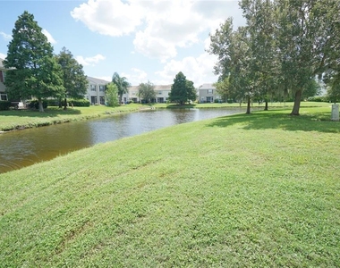 12239 Country White Circle - Photo Thumbnail 26