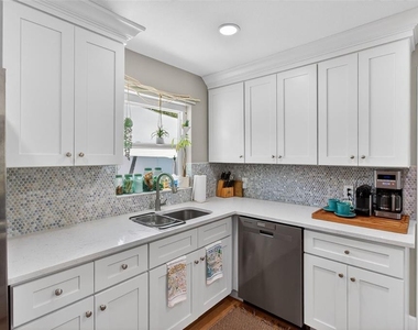 741 Lantana Avenue - Photo Thumbnail 5