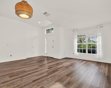 5809 100th Avenue - Photo Thumbnail 6
