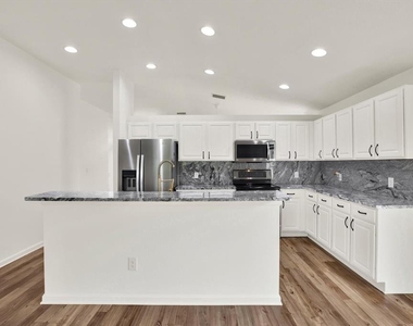 5809 100th Avenue - Photo Thumbnail 8