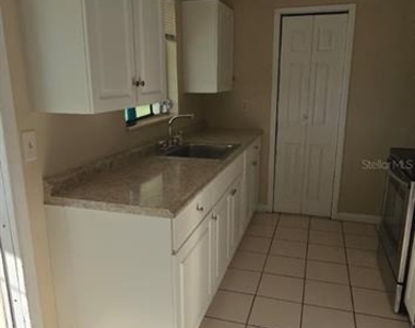 21242 Glendale Avenue - Photo Thumbnail 10