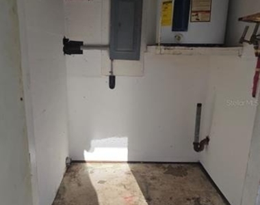 21242 Glendale Avenue - Photo Thumbnail 8