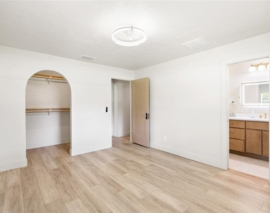 8212 Sunny Vale Place - Photo Thumbnail 30
