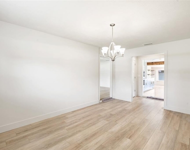 8212 Sunny Vale Place - Photo Thumbnail 10