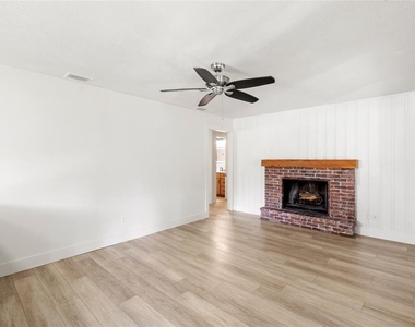 8212 Sunny Vale Place - Photo Thumbnail 14