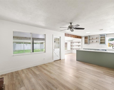8212 Sunny Vale Place - Photo Thumbnail 13