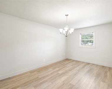 8212 Sunny Vale Place - Photo Thumbnail 9