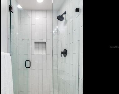 4609 W Hawthorne Road - Photo Thumbnail 25
