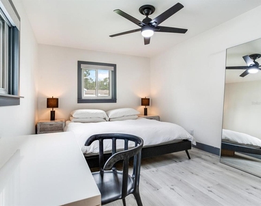 4609 W Hawthorne Road - Photo Thumbnail 22