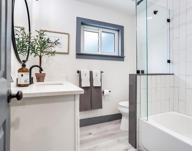 4609 W Hawthorne Road - Photo Thumbnail 30