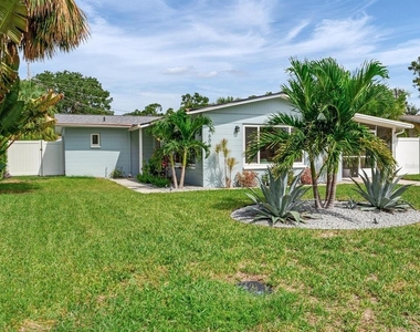 4609 W Hawthorne Road - Photo Thumbnail 2