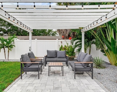 4609 W Hawthorne Road - Photo Thumbnail 43