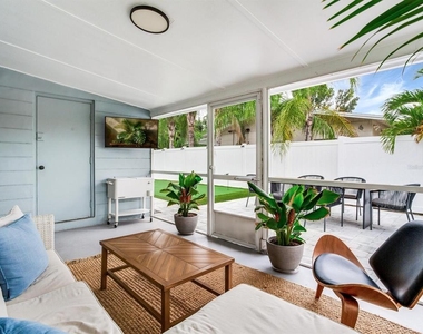 4609 W Hawthorne Road - Photo Thumbnail 37
