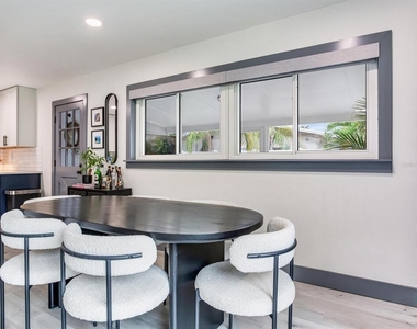 4609 W Hawthorne Road - Photo Thumbnail 18