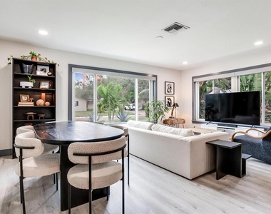 4609 W Hawthorne Road - Photo Thumbnail 17