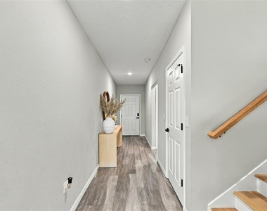 12665 Tannencrest Drive - Photo Thumbnail 15
