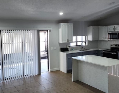 11301 Waveland Way - Photo Thumbnail 17