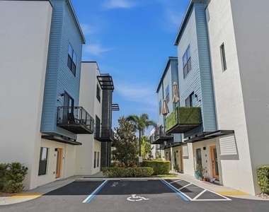 4810 W Mcelroy Avenue - Photo Thumbnail 4