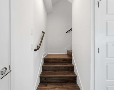 4810 W Mcelroy Avenue - Photo Thumbnail 9