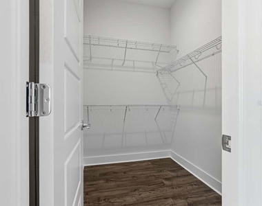 4810 W Mcelroy Avenue - Photo Thumbnail 26