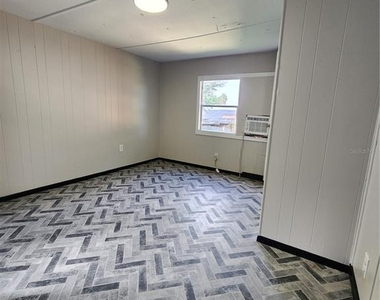 14851 Dade Street - Photo Thumbnail 10