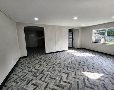 14851 Dade Street - Photo Thumbnail 17