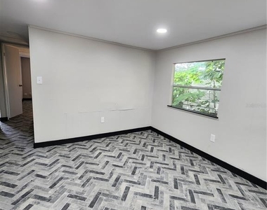 14851 Dade Street - Photo Thumbnail 6
