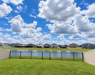 11773 Radiant Shore Loop - Photo Thumbnail 17