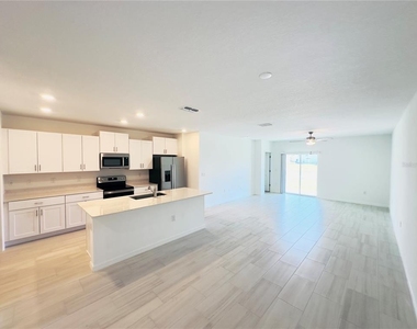 11773 Radiant Shore Loop - Photo Thumbnail 29