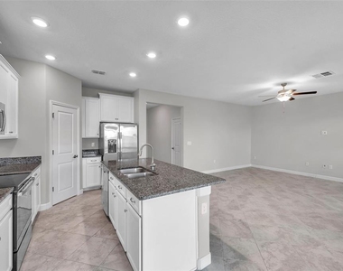 11412 Freshwater Ridge Drive - Photo Thumbnail 8