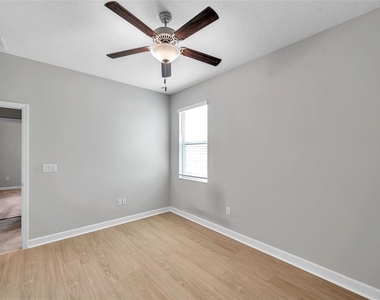 11412 Freshwater Ridge Drive - Photo Thumbnail 12