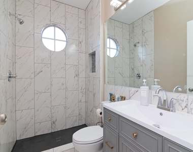 5011 Sandy Brook Circle - Photo Thumbnail 56