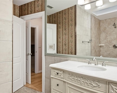 6225 Bayside Drive - Photo Thumbnail 25