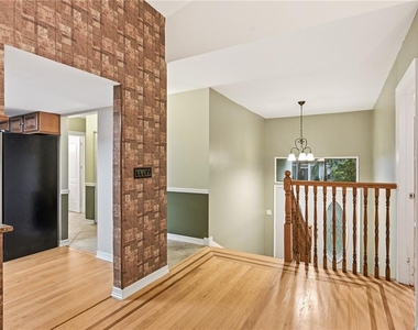 6225 Bayside Drive - Photo Thumbnail 14