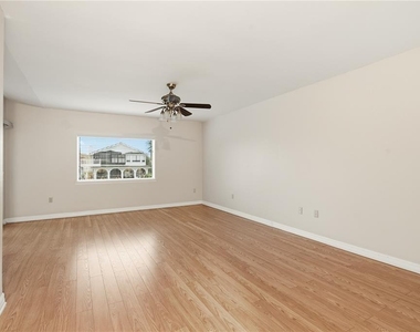 6225 Bayside Drive - Photo Thumbnail 20