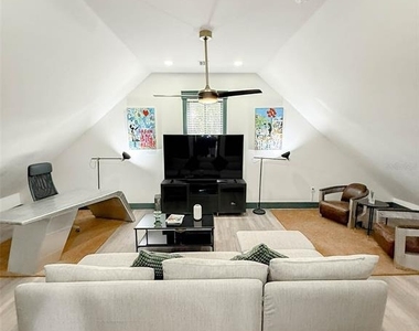 407 E Palm Avenue - Photo Thumbnail 11