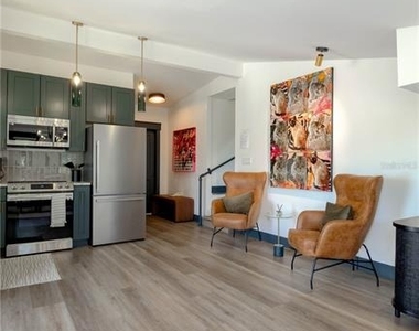 407 E Palm Avenue - Photo Thumbnail 6