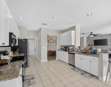 12419 Riverglen Drive - Photo Thumbnail 16