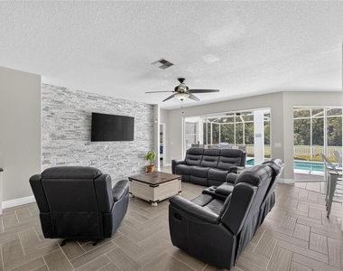 12419 Riverglen Drive - Photo Thumbnail 6