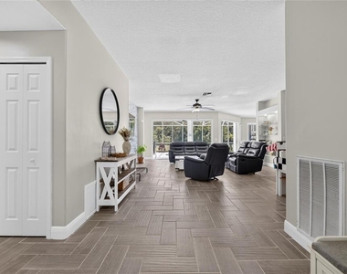 12419 Riverglen Drive - Photo Thumbnail 3