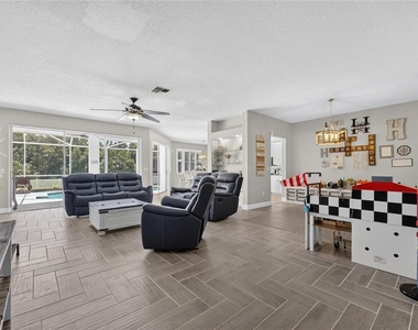 12419 Riverglen Drive - Photo Thumbnail 4