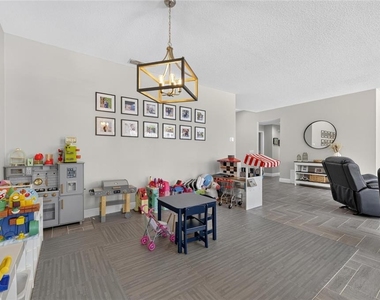 12419 Riverglen Drive - Photo Thumbnail 12