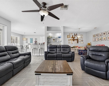 12419 Riverglen Drive - Photo Thumbnail 10
