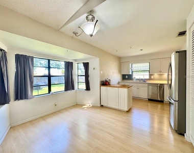 3195 Chamblee Lane - Photo Thumbnail 7