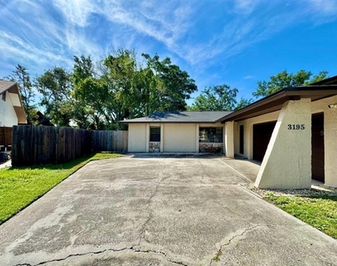 3195 Chamblee Lane - Photo Thumbnail 2