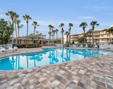 6450 Shoreline Drive - Photo Thumbnail 45