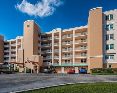 6450 Shoreline Drive - Photo Thumbnail 2