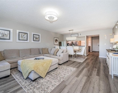 6450 Shoreline Drive - Photo Thumbnail 17