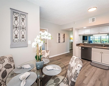 6450 Shoreline Drive - Photo Thumbnail 21